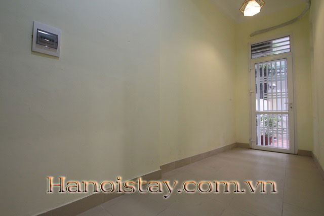 Cho thuê nhà riêng 4 tầng, 3 phòng ngủ full nội thất mới và hiện đại tại quận Tây Hồ 8