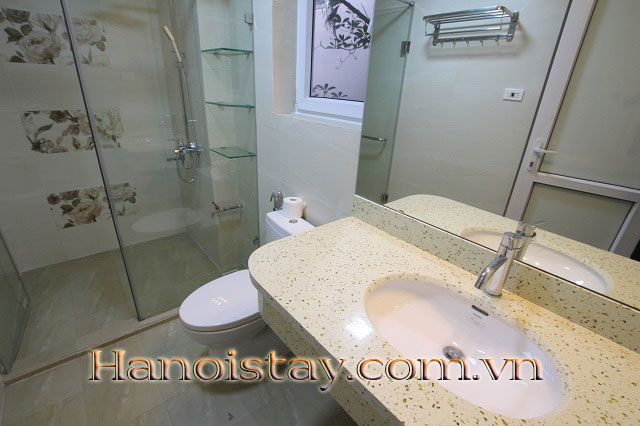 Cho thuê nhà riêng 4 tầng, 3 phòng ngủ full nội thất mới và hiện đại tại quận Tây Hồ 9