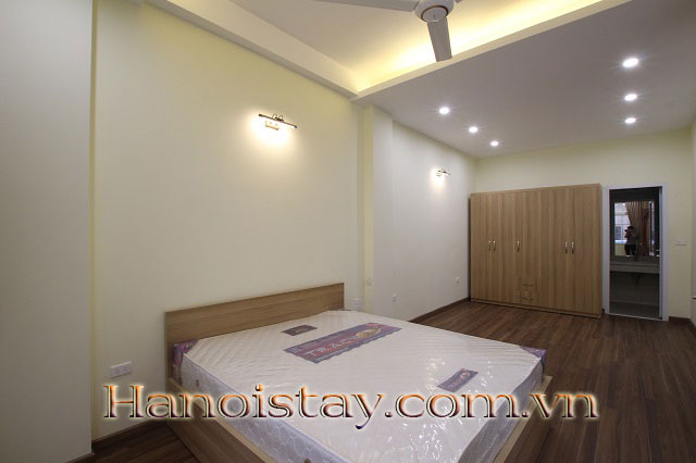 Cho thuê nhà riêng 4 tầng, 3 phòng ngủ full nội thất mới và hiện đại tại quận Tây Hồ 2