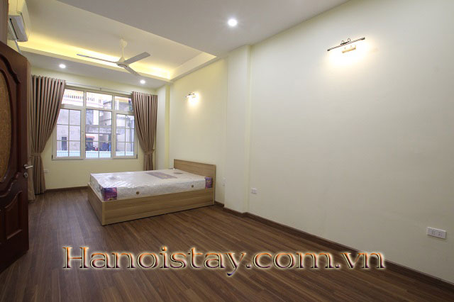 Cho thuê nhà riêng 4 tầng, 3 phòng ngủ full nội thất mới và hiện đại tại quận Tây Hồ 4