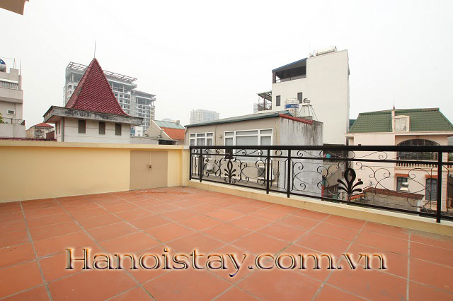 Cho thuê nhà riêng 4 tầng, 3 phòng ngủ full nội thất mới và hiện đại tại quận Tây Hồ 8