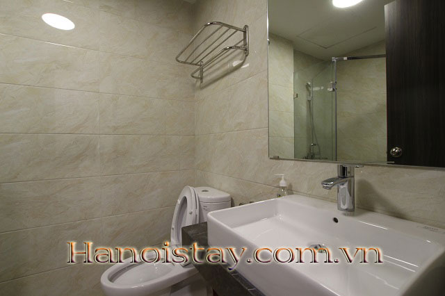 Căn hộ rộng 100m2, 2 phòng ngủ cho thuê giá tốt phố Xuân Diệu, quận Tây Hồ 4