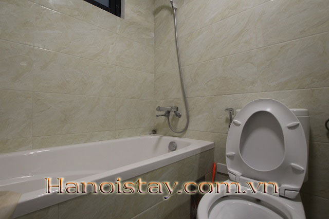 Căn hộ rộng 100m2, 2 phòng ngủ cho thuê giá tốt phố Xuân Diệu, quận Tây Hồ 8