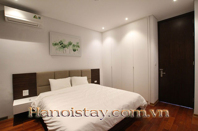 Tòa nhà căn hộ dịch vụ cho thuê căn 1 ngủ cạnh Hồ Tây, nội thất mới, chất lượng cao 3