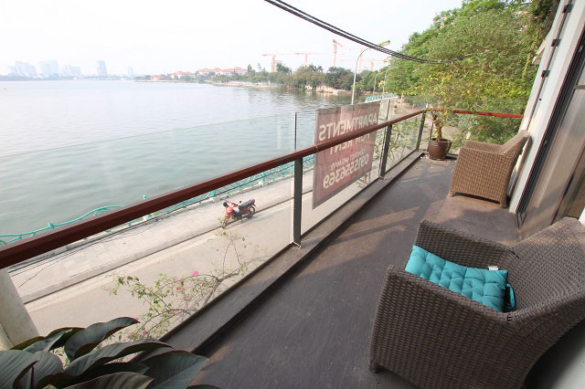 Cho thuê căn hộ dịch vụ view Hồ Tây và ban công siêu thoáng tại Quảng Khánh, Tây Hồ 1