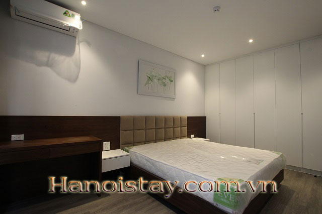Cho thuê căn hộ dịch vụ view Hồ Tây và ban công siêu thoáng tại Quảng Khánh, Tây Hồ 3