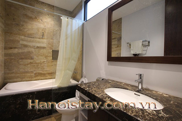 Cho thuê căn hộ dịch vụ view Hồ Tây và ban công siêu thoáng tại Quảng Khánh, Tây Hồ 5