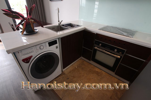 Cho thuê căn hộ dịch vụ view Hồ Tây và ban công siêu thoáng tại Quảng Khánh, Tây Hồ 9