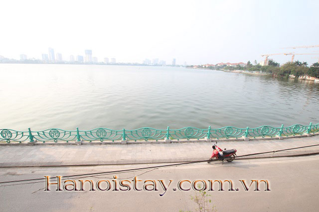 Cho thuê căn hộ dịch vụ view Hồ Tây và ban công siêu thoáng tại Quảng Khánh, Tây Hồ 5