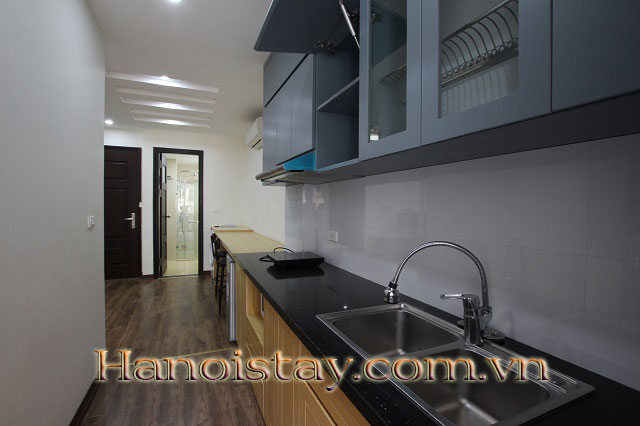 Tòa nhà còn duy nhất một căn hộ full đồ, có ban công cho thuê gần Văn Miếu Quốc Tử Giám 8