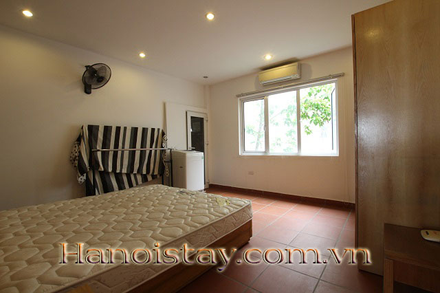 Căn hộ dịch vụ 2 phòng ngủ full tiện nghi, có view Hồ Tây cho thuê giá hợp lý 2