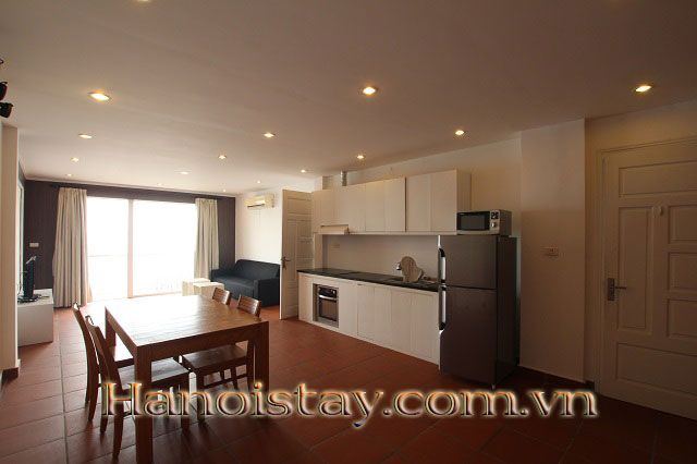 Căn hộ dịch vụ 2 phòng ngủ full tiện nghi, có view Hồ Tây cho thuê giá hợp lý 5