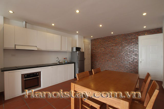 Căn hộ dịch vụ 2 phòng ngủ full tiện nghi, có view Hồ Tây cho thuê giá hợp lý 6