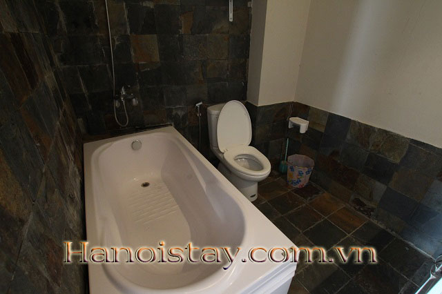 Căn hộ dịch vụ 2 phòng ngủ full tiện nghi, có view Hồ Tây cho thuê giá hợp lý 2