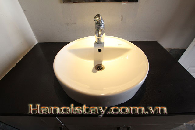 Căn hộ dịch vụ 2 phòng ngủ full tiện nghi, có view Hồ Tây cho thuê giá hợp lý 3