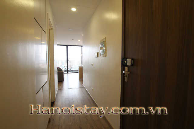 Căn hộ 2 phòng ngủ với ban công siêu thoáng, nội thất cực đẹp cho thuê tại Tây Hồ 1