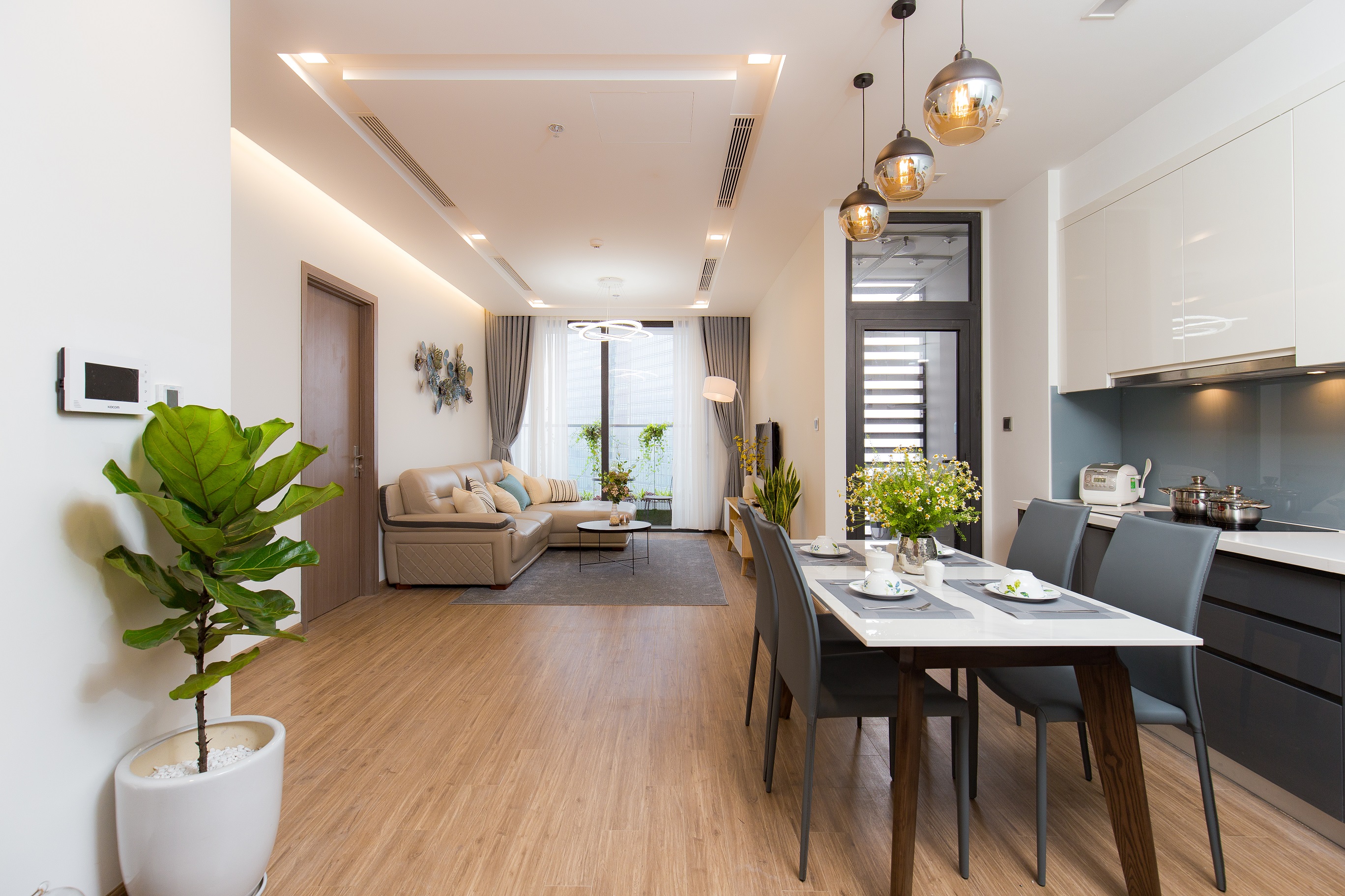 Căn hộ Vinhome Metropolis cho thuê chuyên nghiệp với view Hồ Thủ Lệ tuyệt đẹp 4