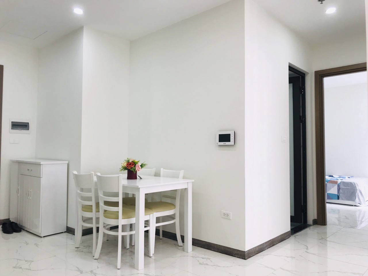 Căn hộ tầng 24 chung cư Vinhome Greenbay full nội thất cao cấp cho thuê 3