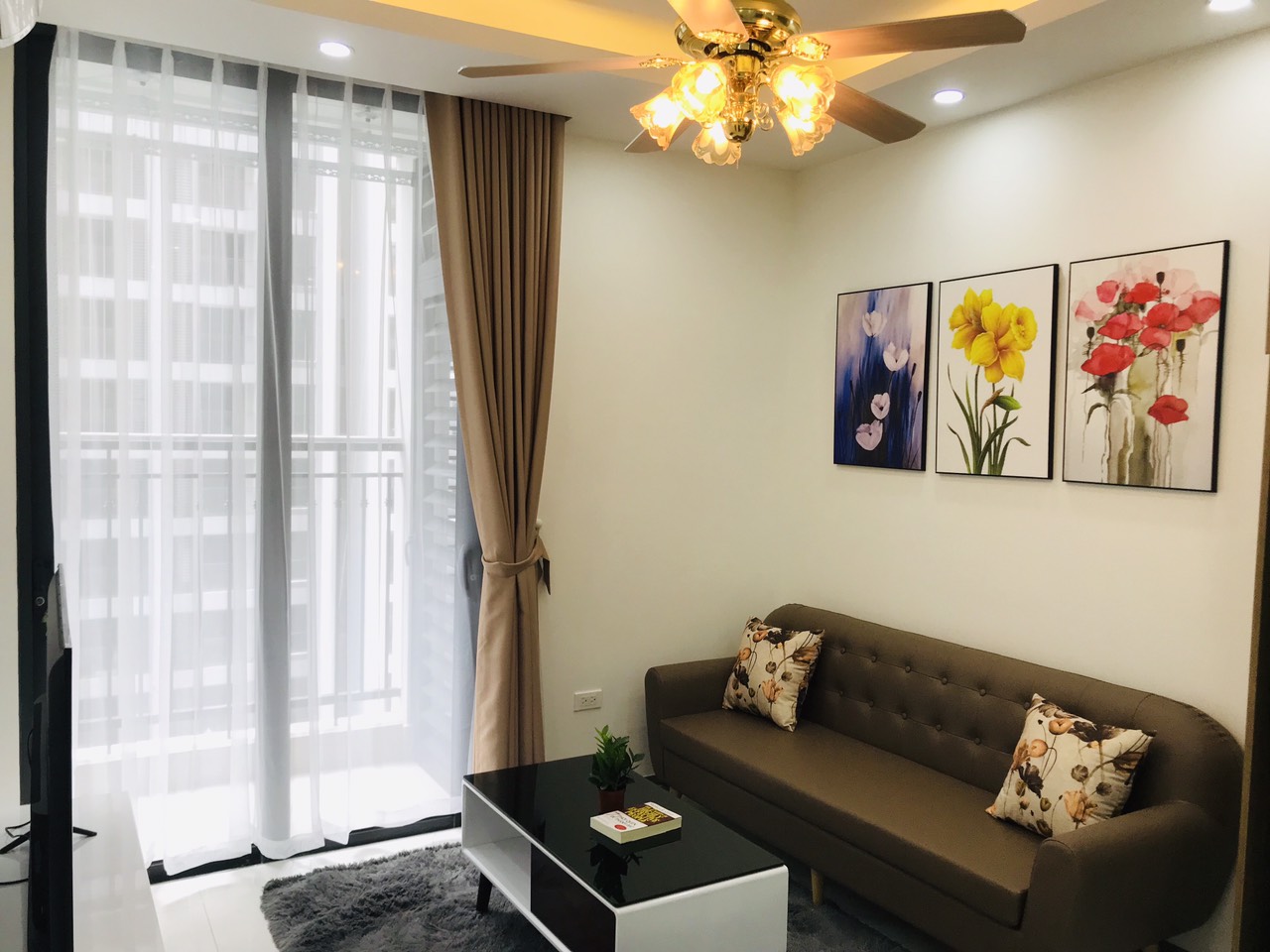 Căn hộ tầng 24 chung cư Vinhome Greenbay full nội thất cao cấp cho thuê 8
