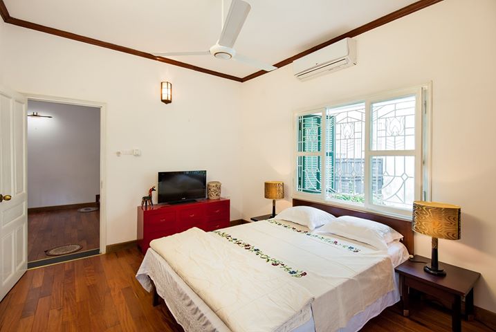 Cho người nước ngoài thuê nhà riêng gần Sun Grand City Lương Yên, có sân vườn rộng 1