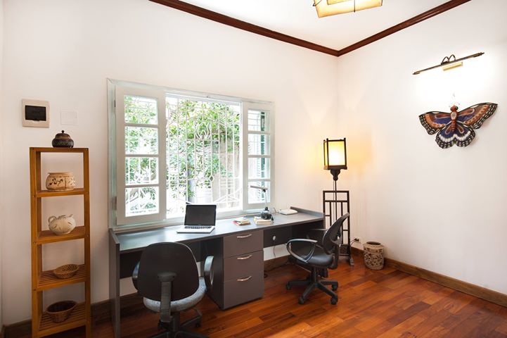 Cho người nước ngoài thuê nhà riêng gần Sun Grand City Lương Yên, có sân vườn rộng 10