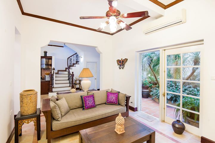 Cho người nước ngoài thuê nhà riêng gần Sun Grand City Lương Yên, có sân vườn rộng 9