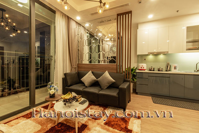 Căn hộ chính chủ tại Vinhomes GreenBay cho thuê ngắn hạn và dài hạn với Lake view cực đẹp 1