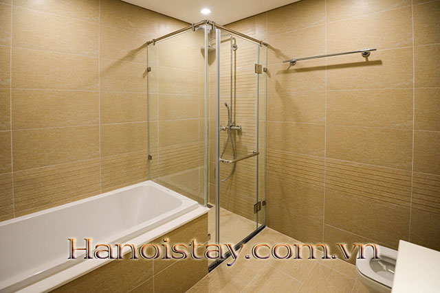 Căn hộ 3 phòng ngủ tầng cao, view tuyệt đẹp cho người nước ngoài thuê tại Vinhomes Metropolis, 4