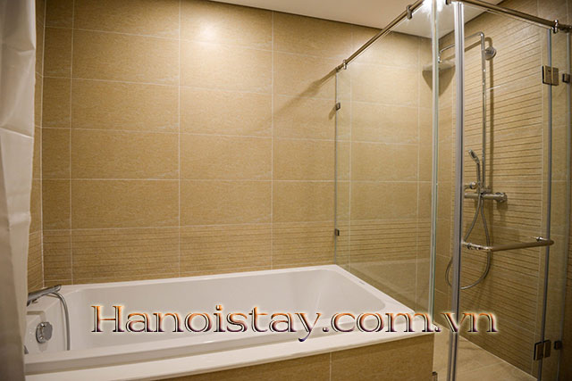 Căn hộ 3 phòng ngủ tầng cao, view tuyệt đẹp cho người nước ngoài thuê tại Vinhomes Metropolis, 6