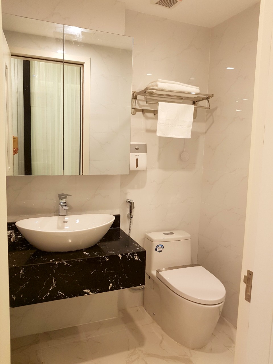 Căn hộ tầng 38, tại Vinhome Greenbay cho thuê ngắn hạn và dài hạn, full nội thất đẹp và cao cấp 4