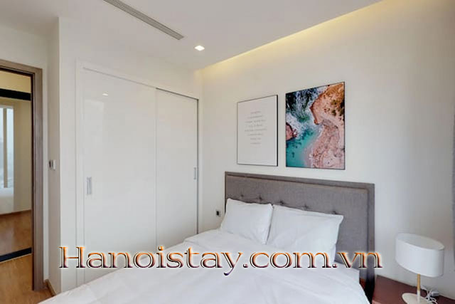 Căn hộ với 3 phòng ngủ cao cấp tại M1 Vinhomes Metropolis cho thuê dài hạn và ngắn hạn 10