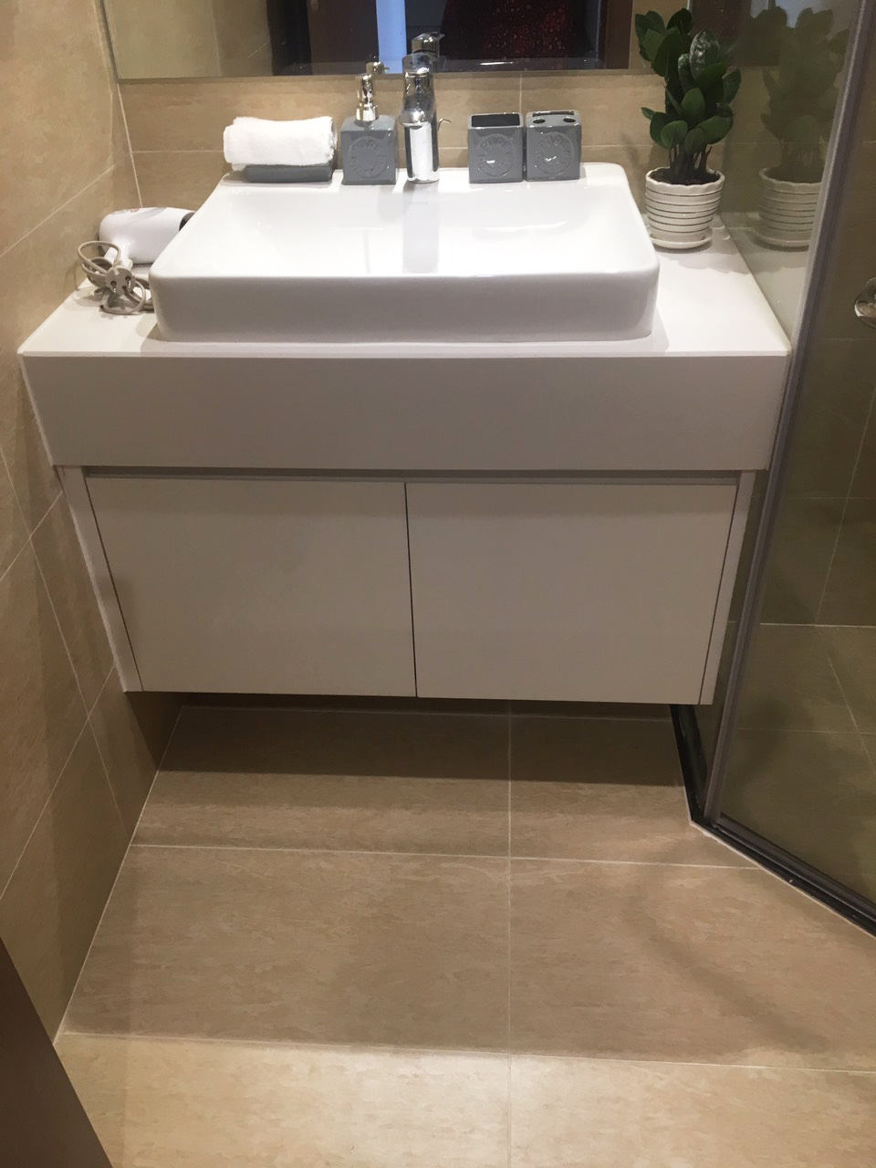 Cho thuê căn hộ dịch vụ tại chung cư Vinhomes Skylake Phạm Hùng, giá rẻ bất ngờ 8
