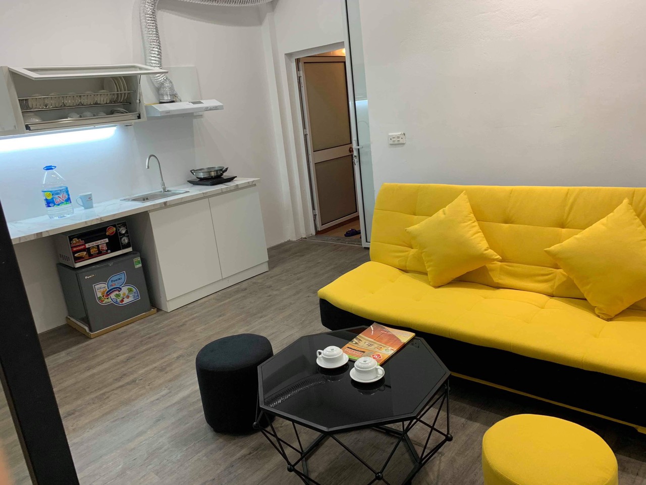 Cho thuê căn hộ 1 phòng ngủ độc, đẹp, sáng ngay Tràng Tiền Plaza và Hồ Hoàn Kiếm 6