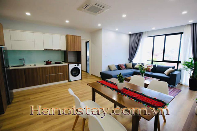Cho thuê căn hộ 2 phòng ngủ hiện đại gần Lotte Tower, Ba Đình