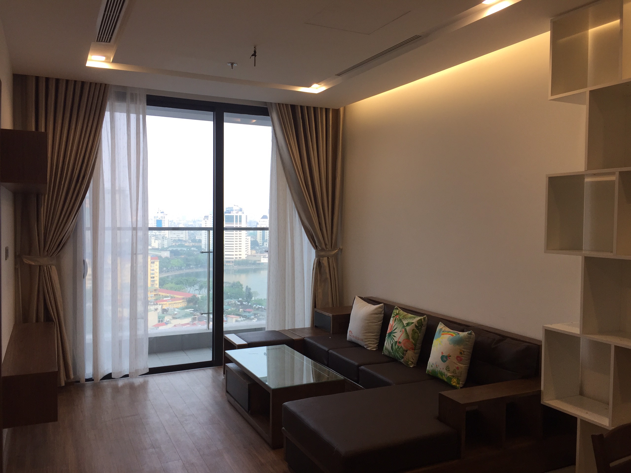 Căn hộ chung cư Metropolis 2 phòng ngủ cho thuê dài hạn hoặc ngắn hạn, view Hồ 8