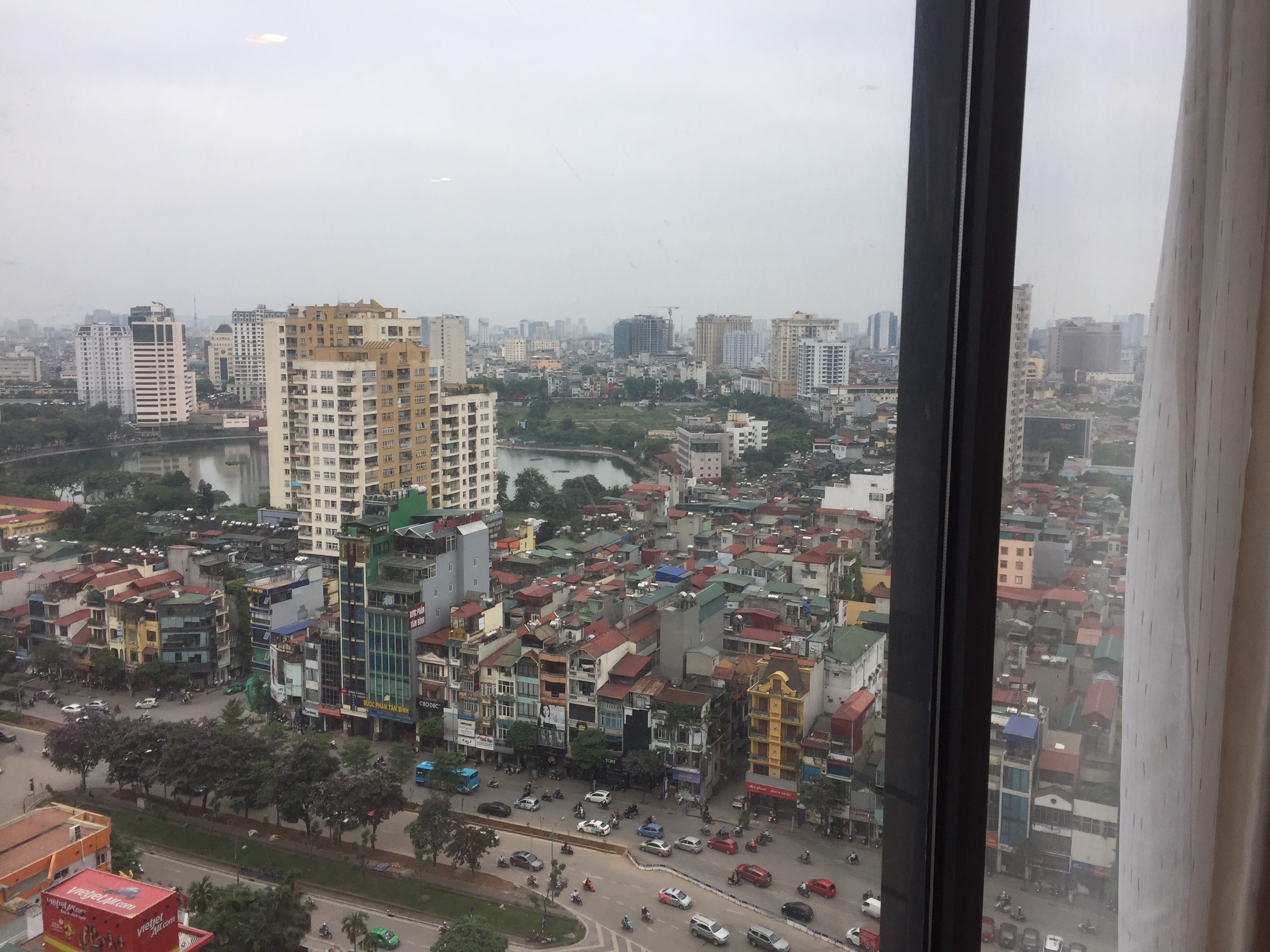 Căn hộ chung cư Metropolis 2 phòng ngủ cho thuê dài hạn hoặc ngắn hạn, view Hồ 3