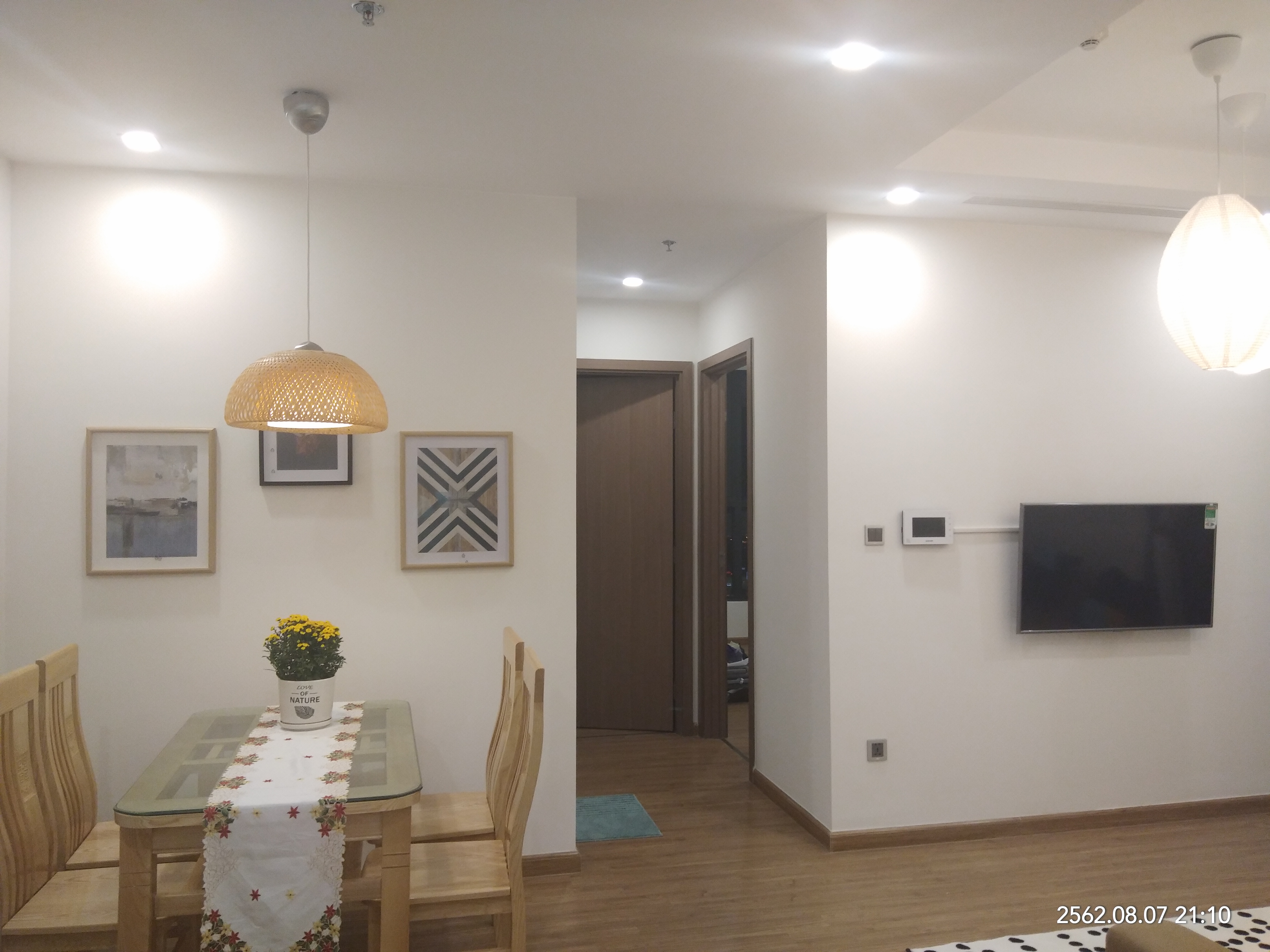 Cho thuê căn hộ Vinhome Greenbay có view Hồ và nội thất rất cao cấp 4