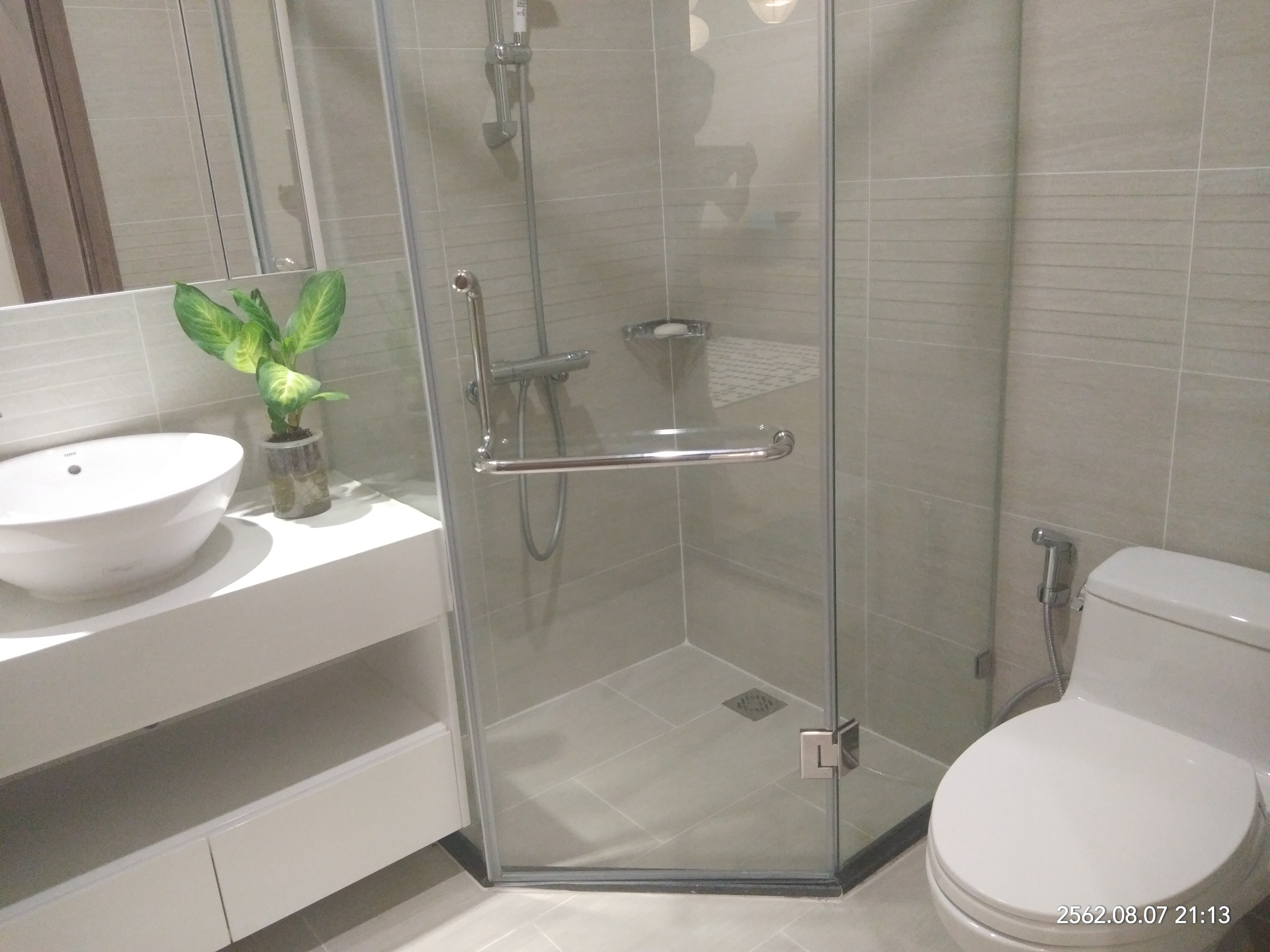 Cho thuê căn hộ Vinhome Greenbay có view Hồ và nội thất rất cao cấp 5