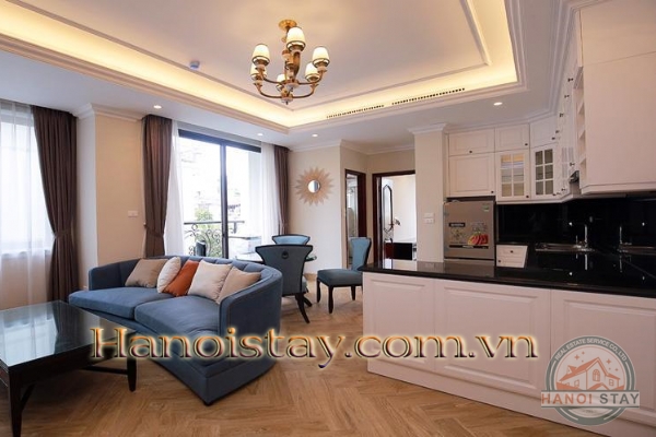 Cần cho thuê gấp căn hộ dịch vụ 2 ngủ View Hồ Tây thơ mộng tại Làng Yên Phụ 2