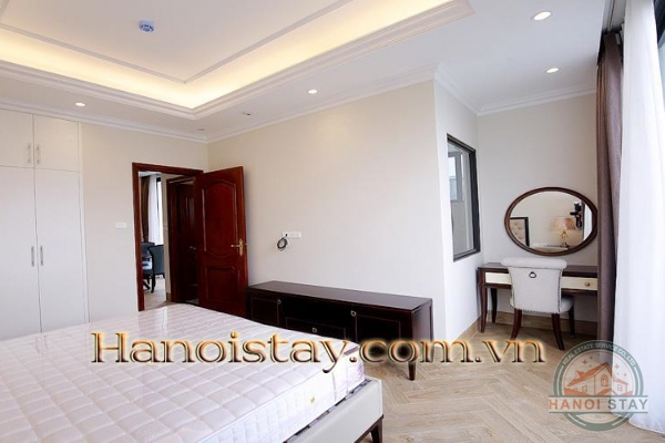 Cần cho thuê gấp căn hộ dịch vụ 2 ngủ View Hồ Tây thơ mộng tại Làng Yên Phụ 7