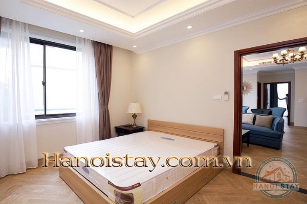 Cần cho thuê gấp căn hộ dịch vụ 2 ngủ View Hồ Tây thơ mộng tại Làng Yên Phụ 8