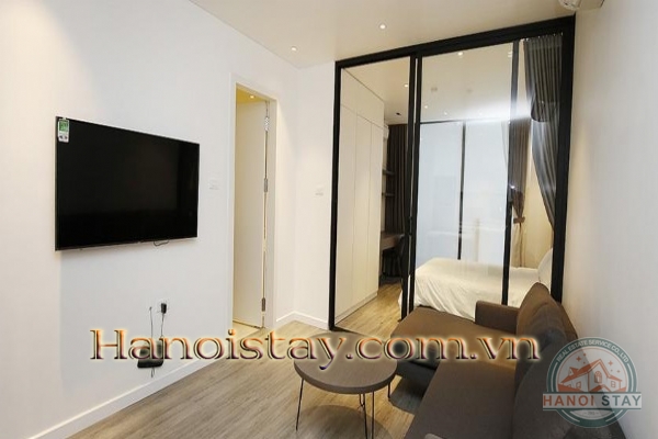 Cho thuê căn hộ dịch vụ 1 phòng ngủ xinh xắn ngay sát công viên nước Hồ Tây 3
