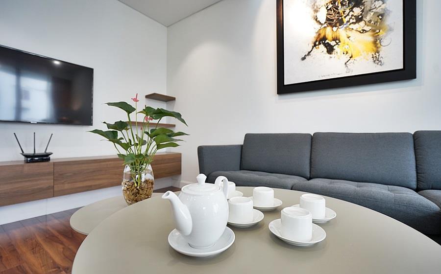 Cho thuê căn hộ dịch vụ cao cấp 2 phòng ngủ đầy đủ nội thất tại Tây Hồ, ban công rất đẹp 9