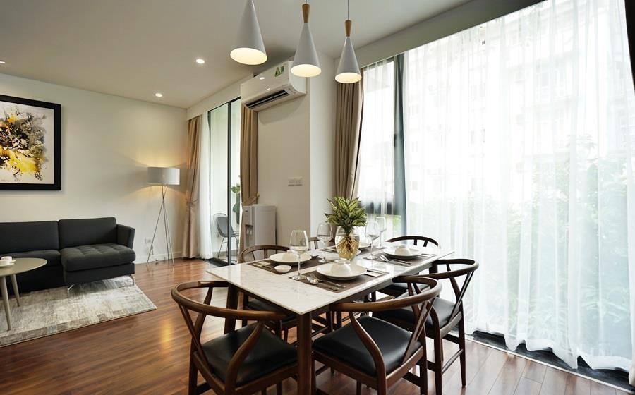 Cho thuê căn hộ dịch vụ cao cấp 2 phòng ngủ đầy đủ nội thất tại Tây Hồ, ban công rất đẹp 9