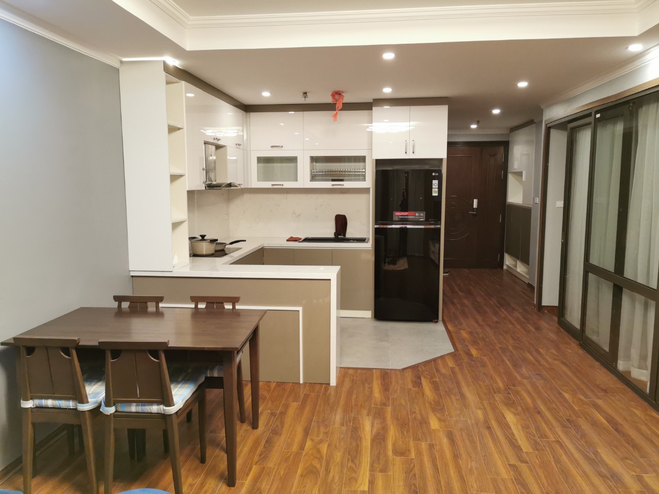 Căn hộ cao cấp cho người nước ngoài thuê tại chung cư Tân Hoàng Minh, quận Tây Hồ 4
