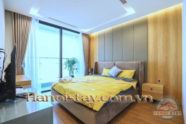 Căn hộ full đồ với 4 phòng ngủ view Hồ cho thuê tại Vinhome Metropolis, 29 Liễu Giai 1