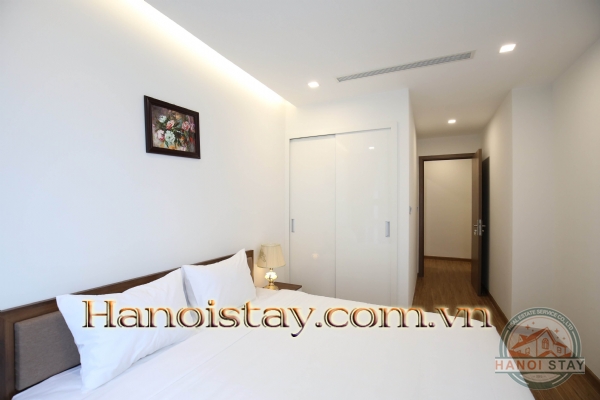 Chính chủ bán căn hộ M1 tại Vinhome Metropolis với 3 phòng ngủ, full đồ hiện đại 8
