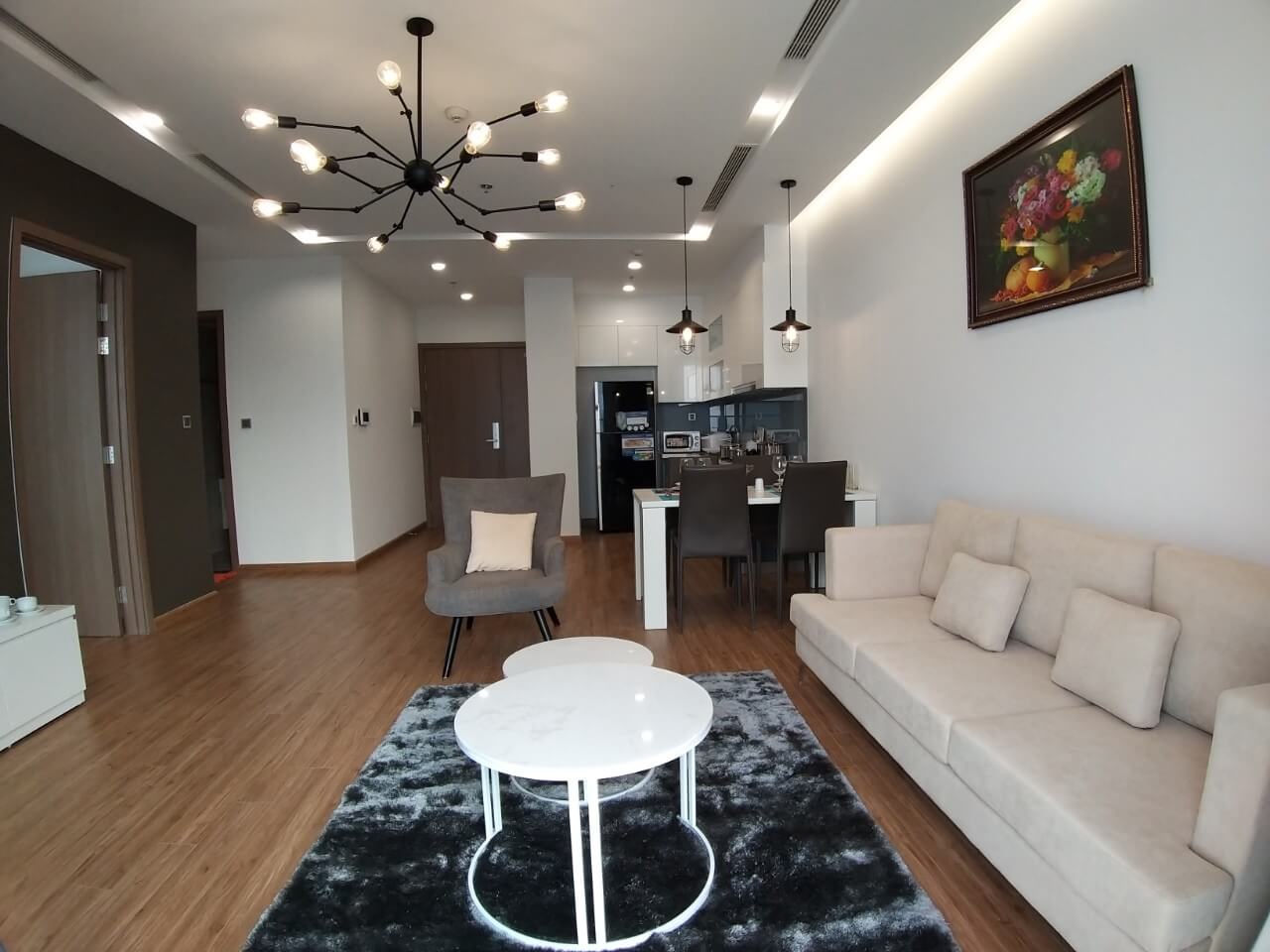 Cần bán căn hộ đầy đủ nội thất cao cấp tại M3 Vinhome Metropopis, tầng cao, DT 82m2