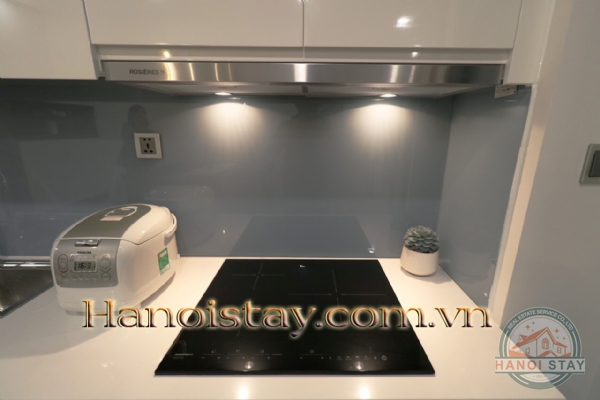 Bán căn hộ tầng 18 tòa M3, Vinhome Metropolis, quận Ba Đình với đầy đủ nội thất, giá 6 tỷ 2