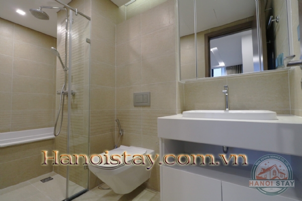 Bán căn hộ tầng 18 tòa M3, Vinhome Metropolis, quận Ba Đình với đầy đủ nội thất, giá 6 tỷ 3